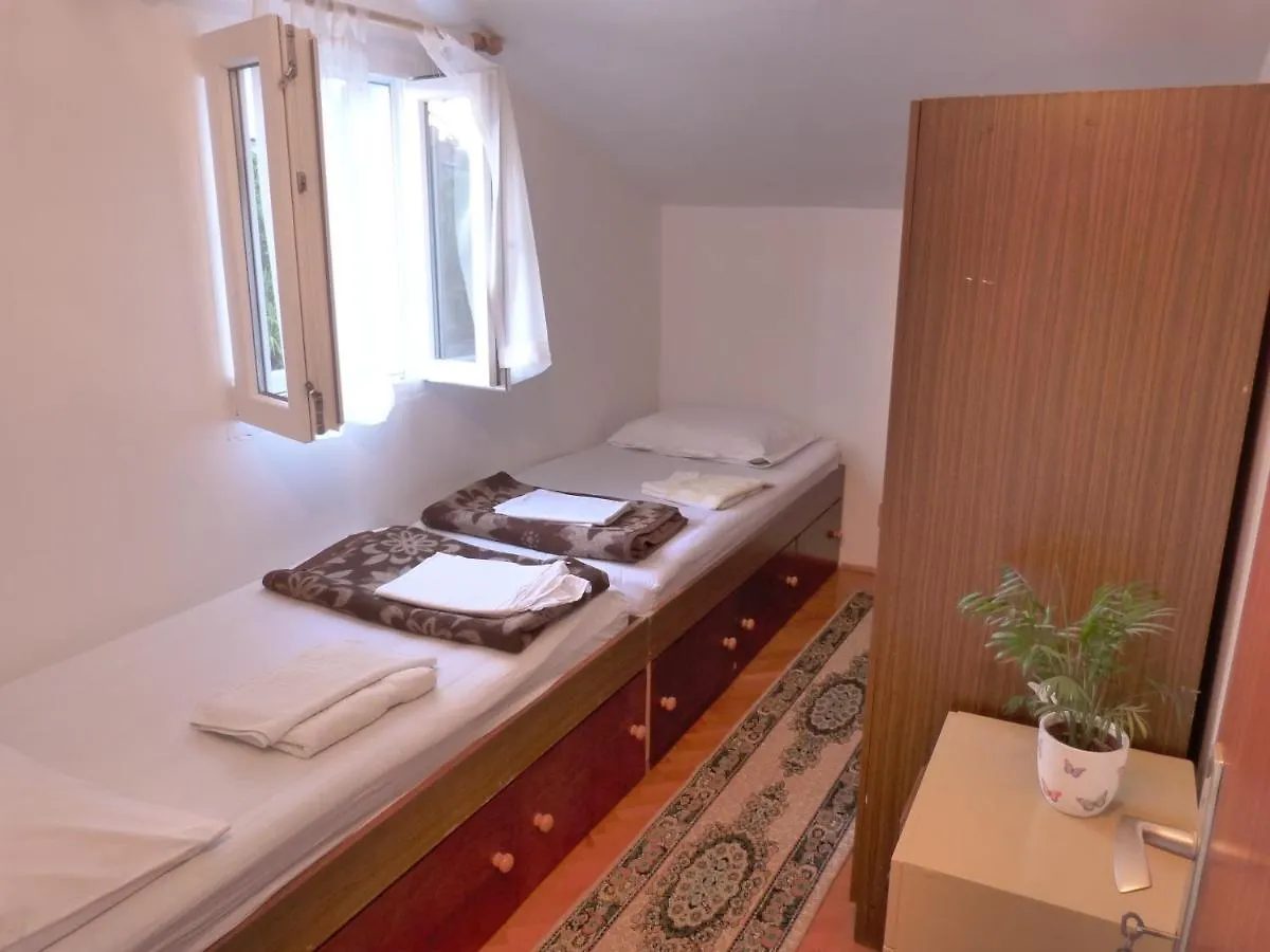 Apartments With A Parking Space Palit, Rab - 14996