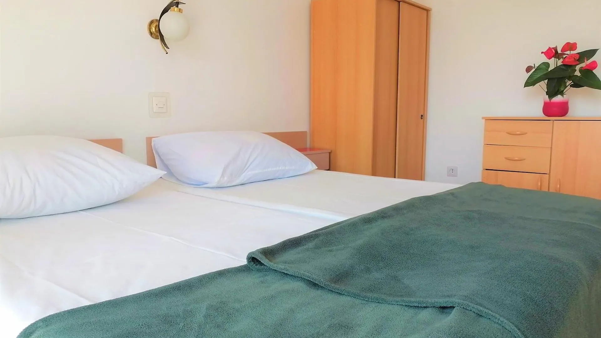 Apartments With A Parking Space Palit, Rab - 14996  Palit