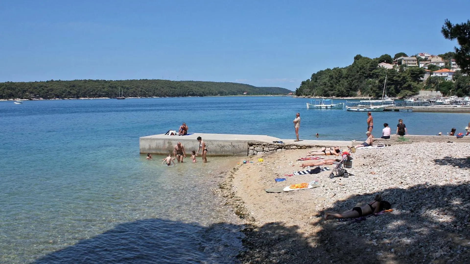 Apartments With A Parking Space Palit, Rab - 14996  Palit