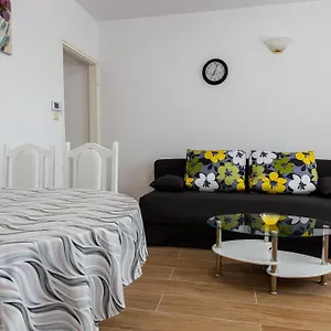 Apartman Boris, Palit